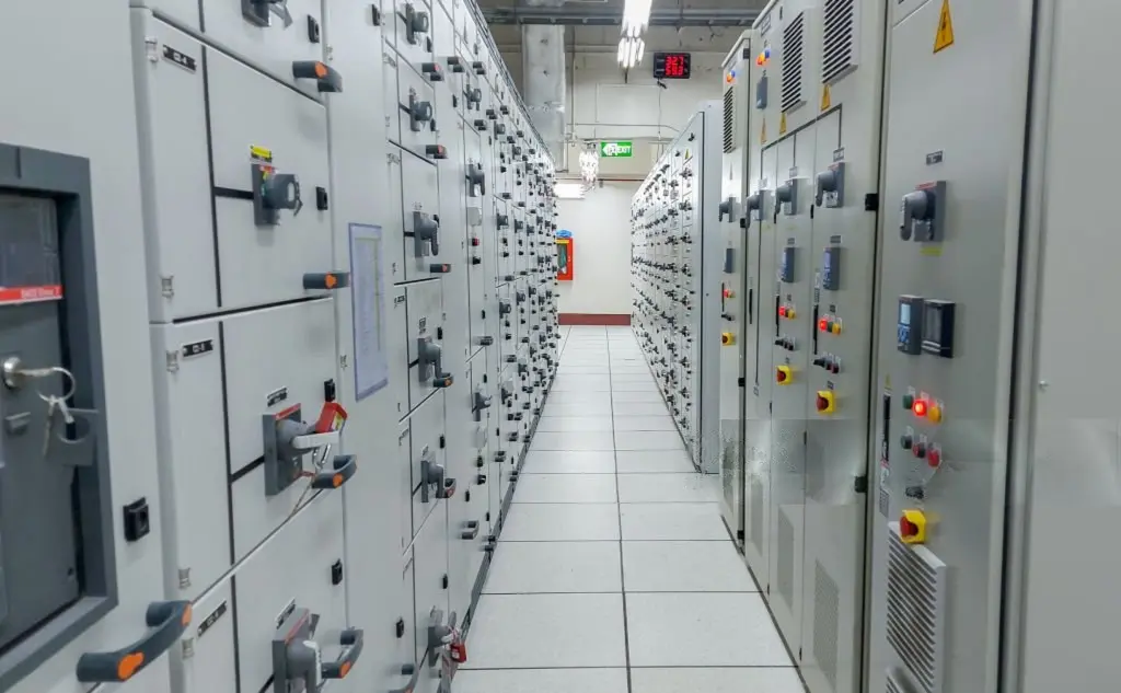 Cuadros Eléctricos y Distribución de Potencia en Buques 1